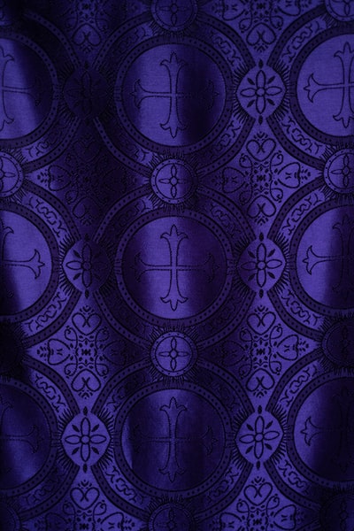 紫白十字印花纺织品